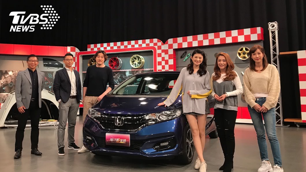 《地球黃金線》現場所有車評與Fit合照。(圖片來源/ 地球黃金線)