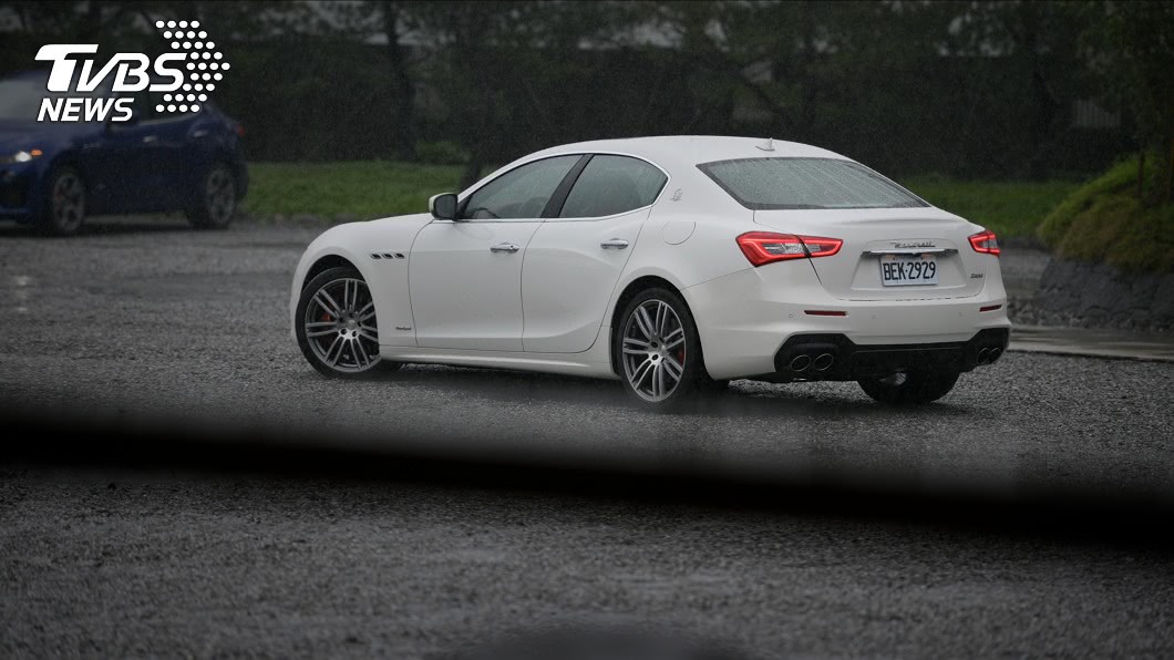 Maserati車款可透過各種駕駛模式,提供乘駕者截然不同的車款個性。(圖為Ghibli GranSport)