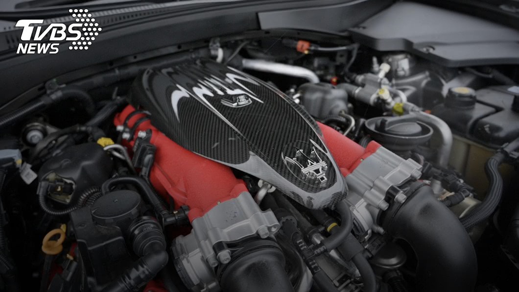 Levante GTS/Trofeo與Quattroporte GTS等頂級車型,乃搭載最大馬力輸出從550到590匹的3.8升V8雙渦輪引擎。