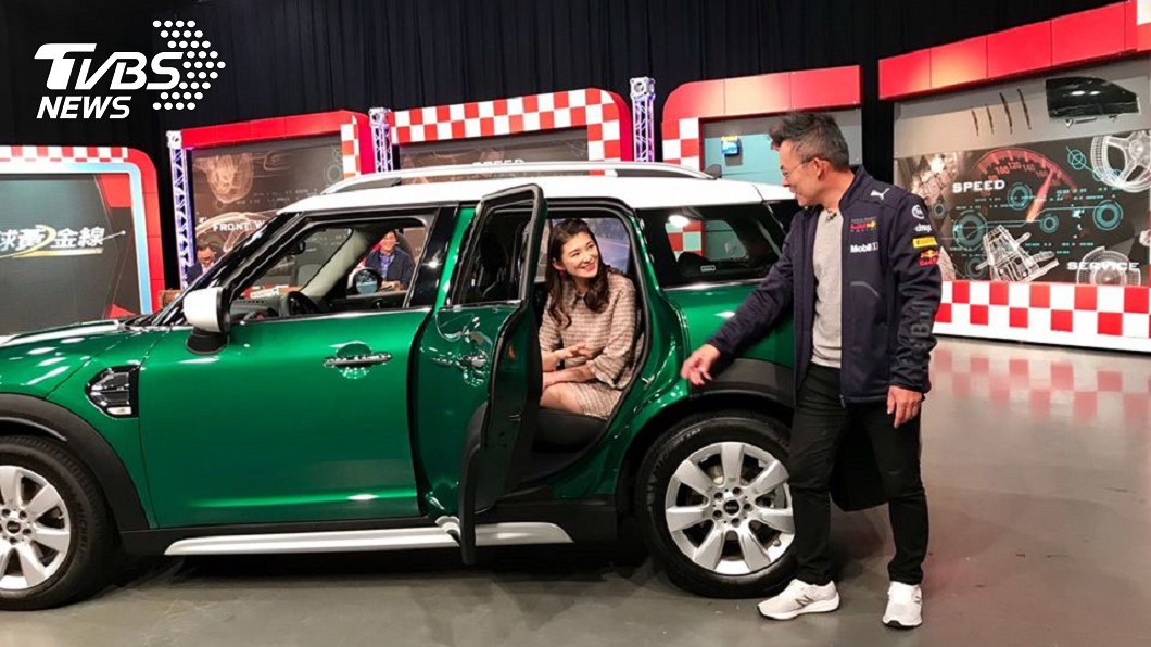 Mini Countryman Deluxe後排座椅可以挪移,以提供更多空間收納。(圖片來源/ 地球黃金線)
