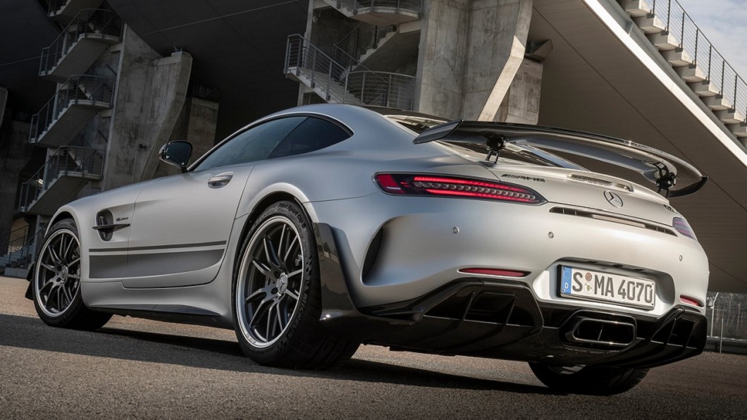 Mercedes-AMG GT R PRO搭載三出尾飾管,視覺效果相當好。(圖片來源/ M-Benz)