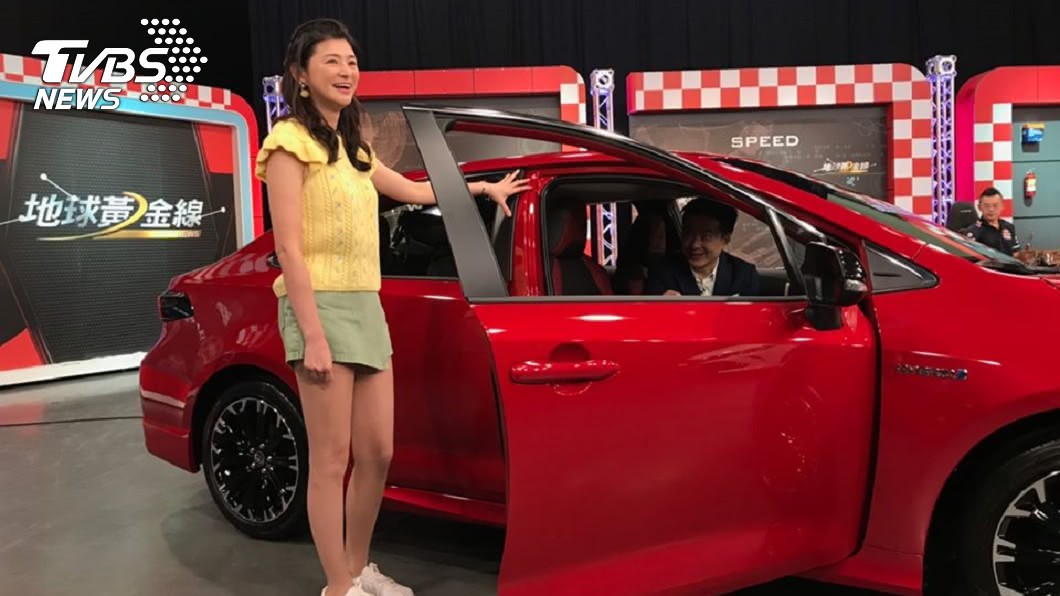 Altis GR Sport內飾讓車評林志鑫覺得相當帥氣。(圖片來源/ 地球黃金線)
