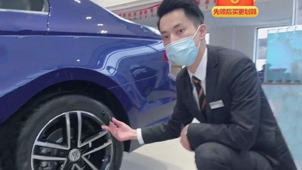中國當地Volkswagen第一線銷售人員紛紛投入影音直播,Volkswagen也同步開設相關課程讓業代都能具備數位化銷售能力。(圖片來源/ Volkswagen)