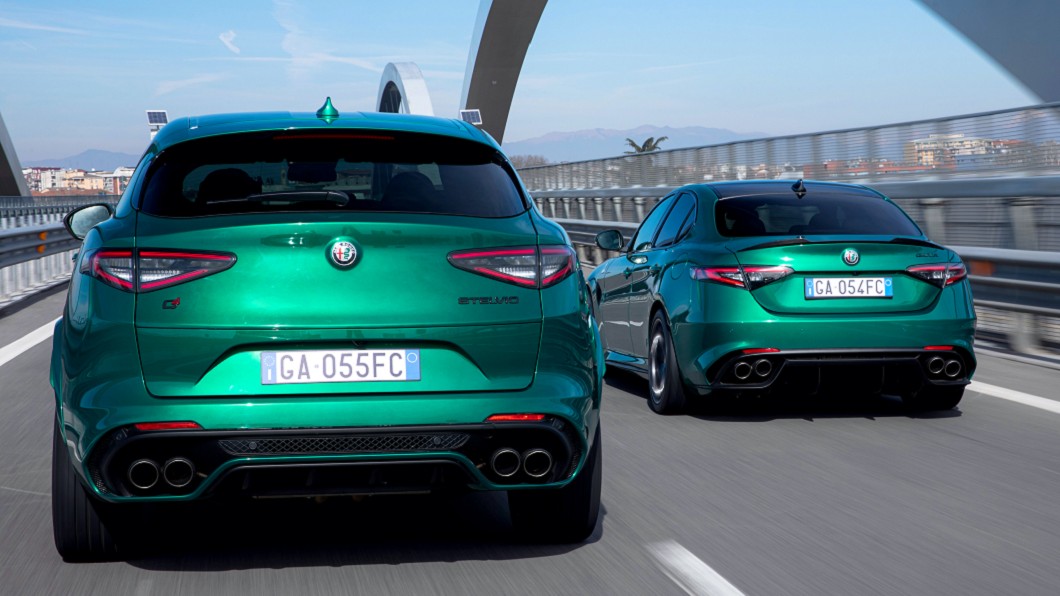 新年式車型改採LED燻黑造型尾燈。(圖片來源/ Alfa Romeo)