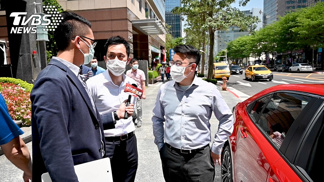 透過實際街頭訪問,蒐集第一線民眾的反應,了解消費者對於Corolla Altis GR Sport的意見回饋。