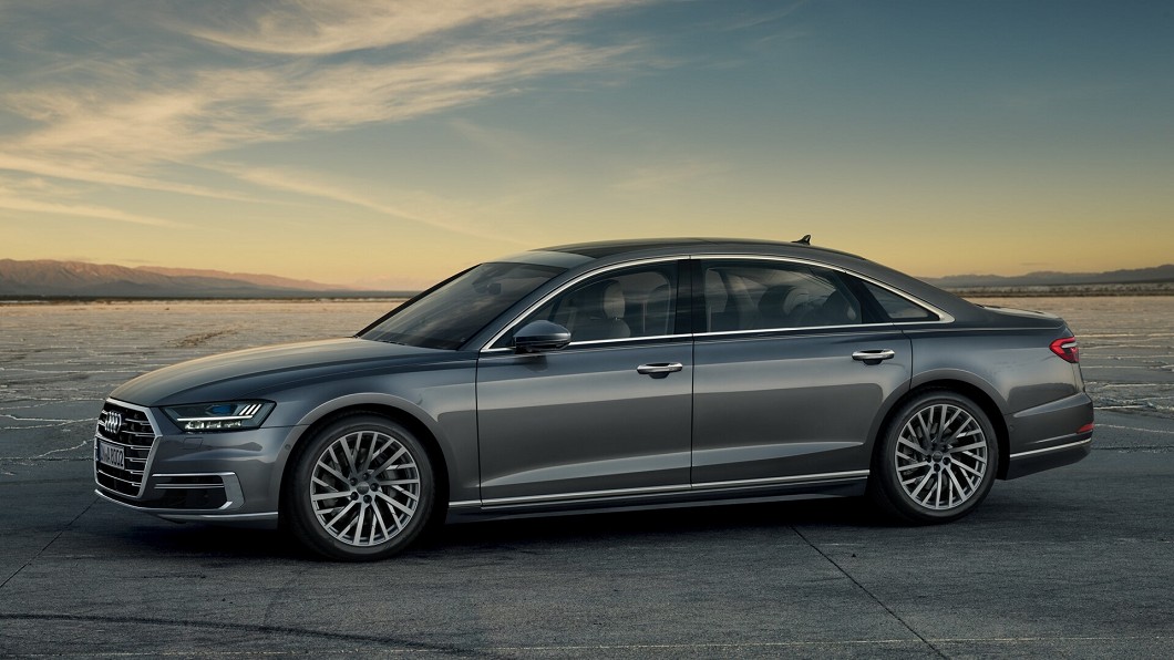 Audi A8車頂線條動感,有雙門跑車般的車身輪廓。(圖片來源/ Audi)