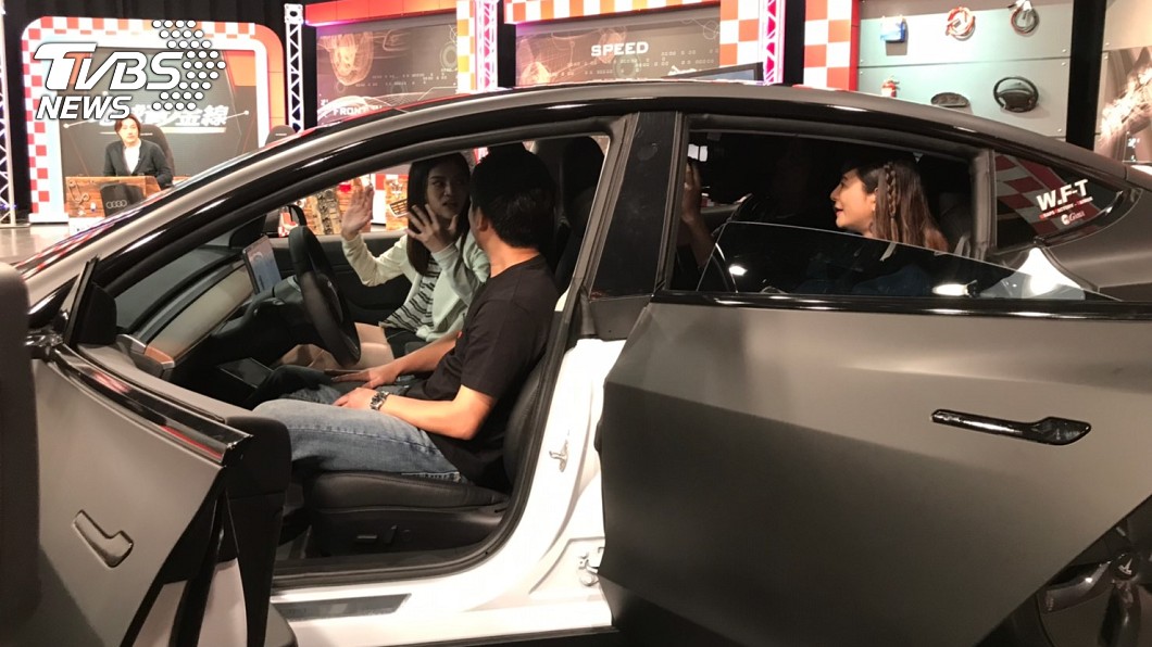 葉欣眉表示自動輔助駕駛系統對她幫助很多，讓她在駕駛車輛上更加安心。(圖片來源/ 地球黃金線)
