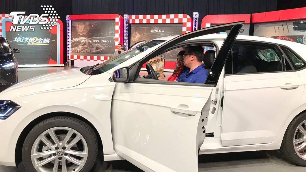 Eddie哥認為VW Polo最大的賣點是2020年式增加了兩年三萬公里的機油智慧型提醒,透過內部感應偵測告訴車主什麼時候該換機油。(圖片來源/ 地球黃金線)