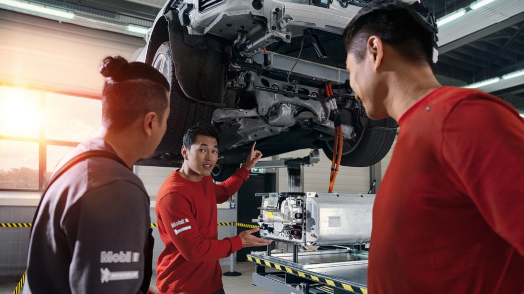 Porsche Approved Warranty 保時捷認證保固服務,將提供消費者專業售後服務。(圖片來源/ Porsche)