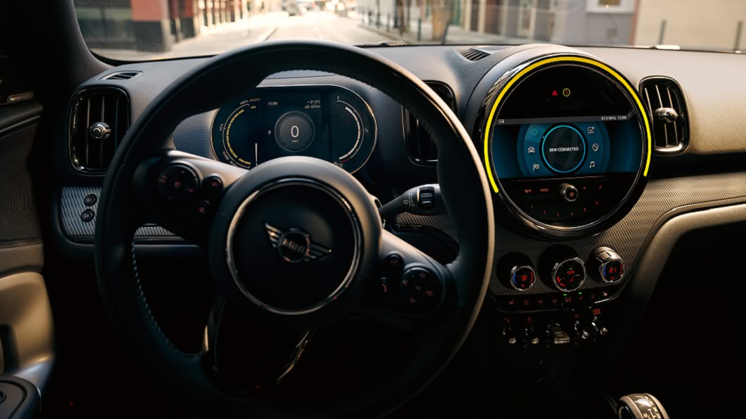 MINI Countryman在內裝方面，以更多液晶螢幕帶來科技感。(圖片來源/ MINI)