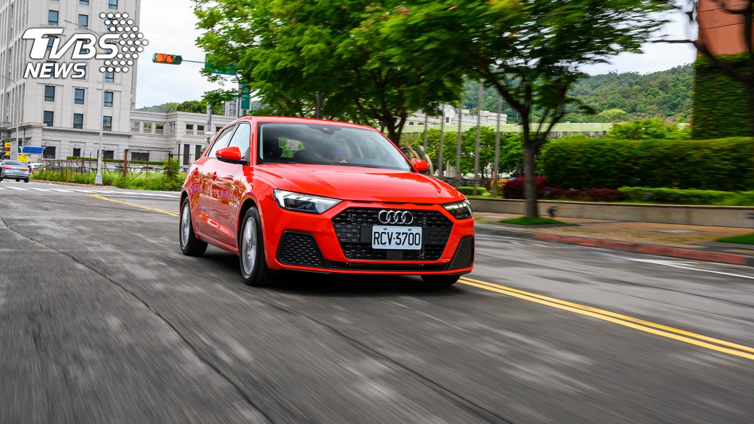 標配包括ACC、Audi pre sense front等ADAS先進駕駛輔助系統