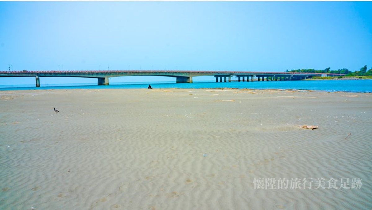 安平堤頂自行車道擁有美麗海景。（圖／懷陞足跡提供）