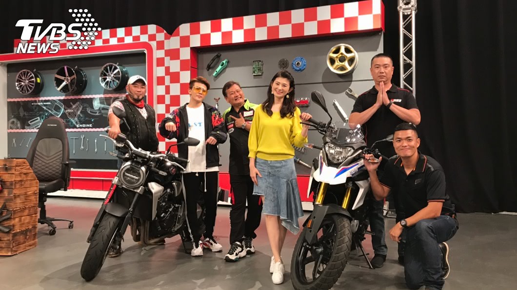 迺哥、網紅孫生、小萊姆、主持人宗怡、雷尼、小三一同合照。(圖片來源/ 地球黃金線)