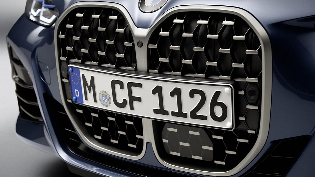 全新水箱護罩造型最早是在Concept 4概念車見到。(圖片來源/ BMW)