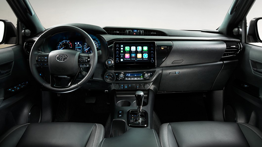 車內細節同為Hilux改款更新重點所在。(圖片來源/ Toyota)