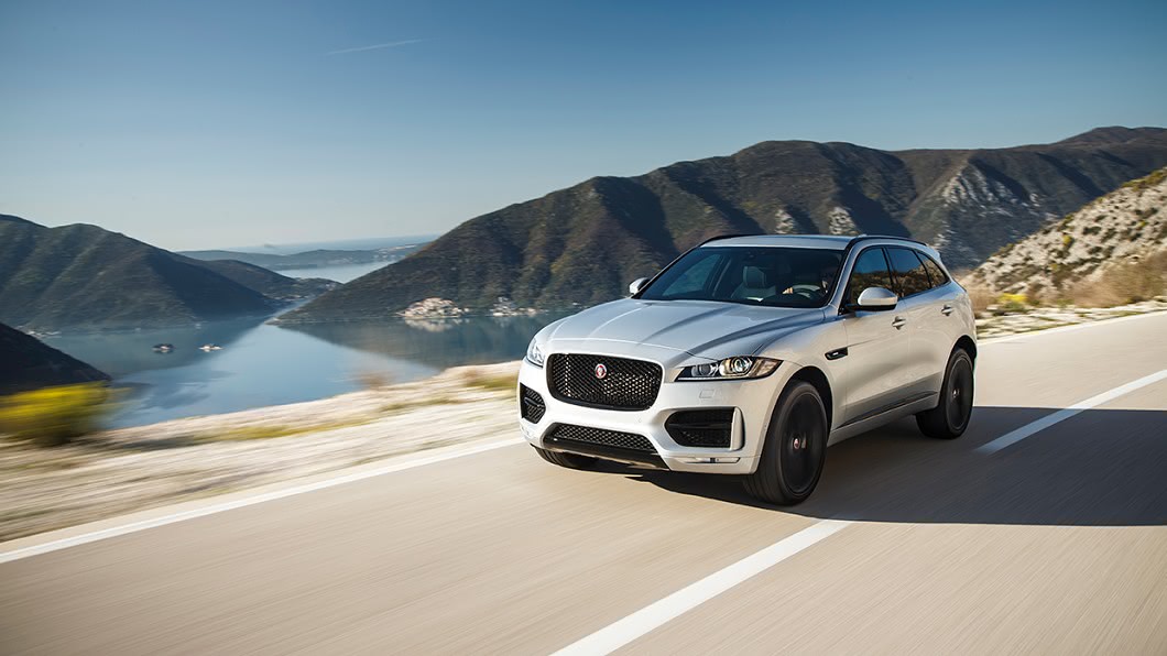 六月入主跑車型SUV─Jaguar F-PACE,即加贈原廠便利套件。(圖片來源/ Jaguar Land Rover)