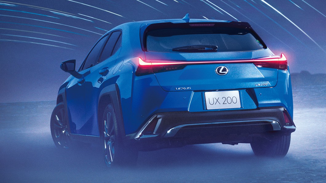 改款IS車系尾燈設計取法UX車系，有望成為Lexus未來共通之家族設計元素。(圖片來源/ Lexus)
