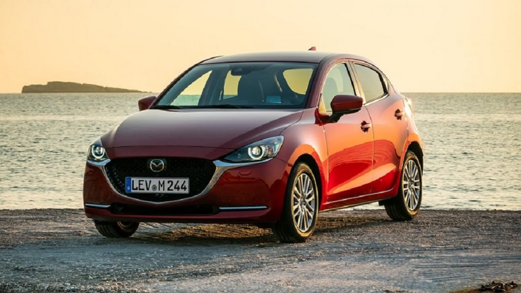 小改款Mazda2這回換上網格狀水箱護罩。(圖片來源/ Mazda)