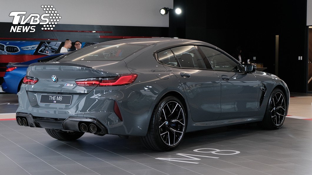 BMW M8作為轎跑車,線條流暢又不失跑格。