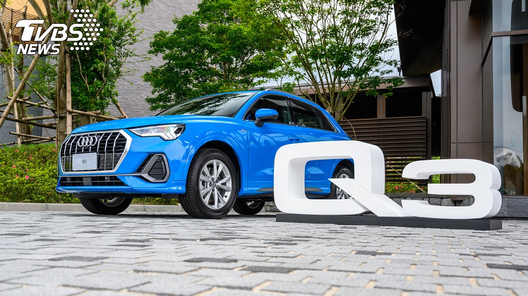 Q3採用直瀑式水箱護罩,與Q3 Sportback的水箱護罩風格上有些許差異。