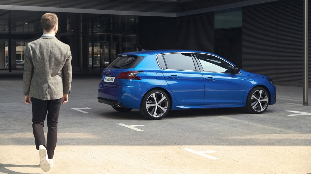 20年式Peugeot 308新增了一款名為Vertigo Blue的全新配色。(圖片來源/ Peugeot)