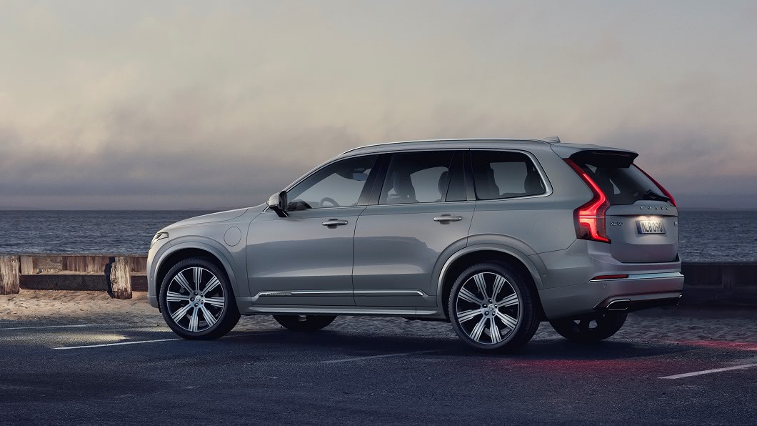 B5動力導入後，XC90車系縮編為B5 Momentum、B5 R-Design與T8 Inscription等3款車型。(圖片來源/ Volvo)