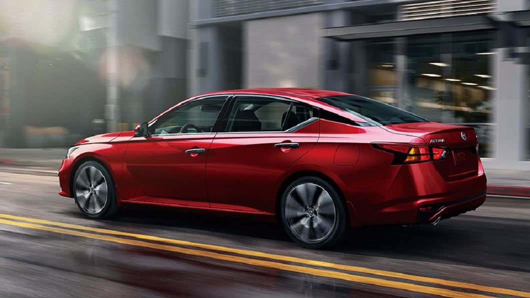 Nissan Altima雖然車身尺碼不小,代透過線條修飾後提升運動感。(圖片來源/ Nissan)
