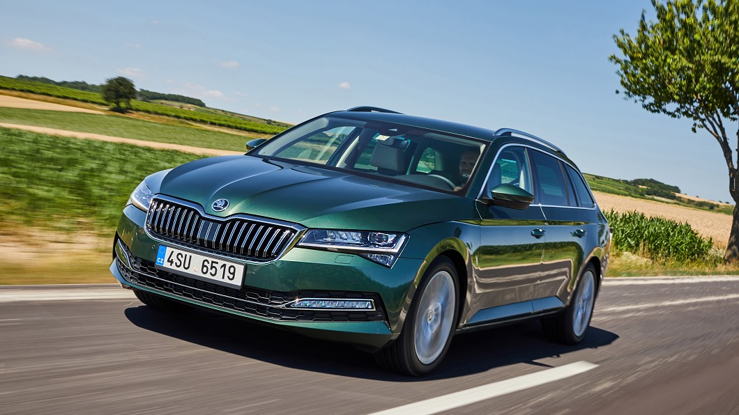 小改款Superb針對外觀進行微幅修飾。(圖片來源/ Škoda)