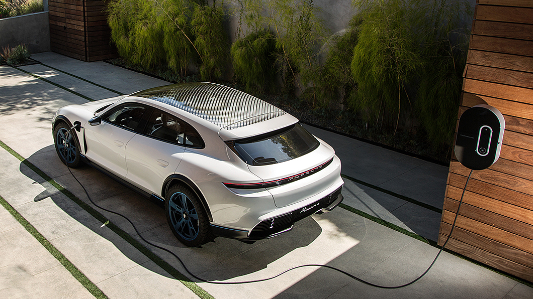 Porsche先前就已發表Mission E Cross Turismo概念車,預告將會推出跨界旅行車版本的量產電動車。(圖片來源/ Porsche)