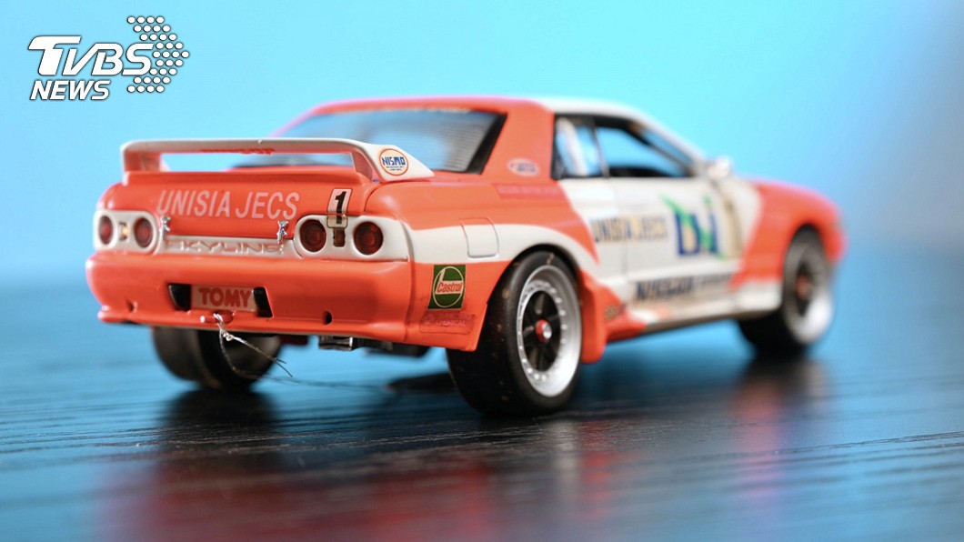 這次替各位介紹的模型車，是1993年由日本知名賽車手長谷見昌弘在JTCC A組比賽所駕駛的車輛。