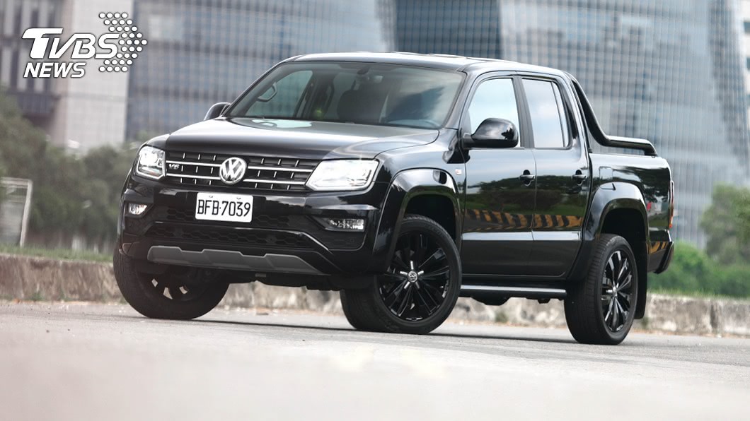 Volkswagen以Amarok Highline車型為基礎,推出了Amarok Black Edition。