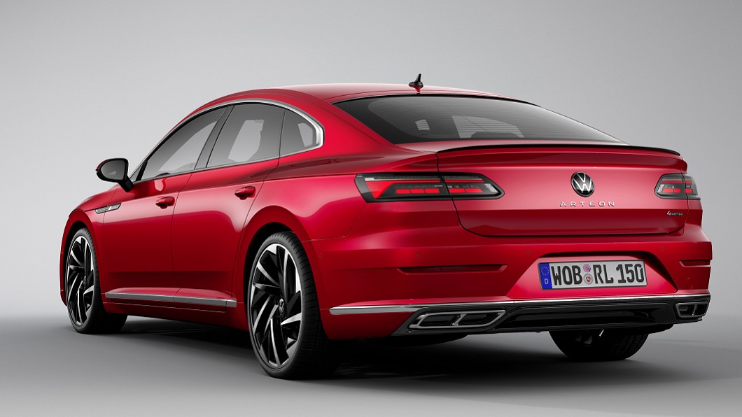 車尾主要細節調整落在尾燈燈組更新。(圖片來源/ Volkswagen)