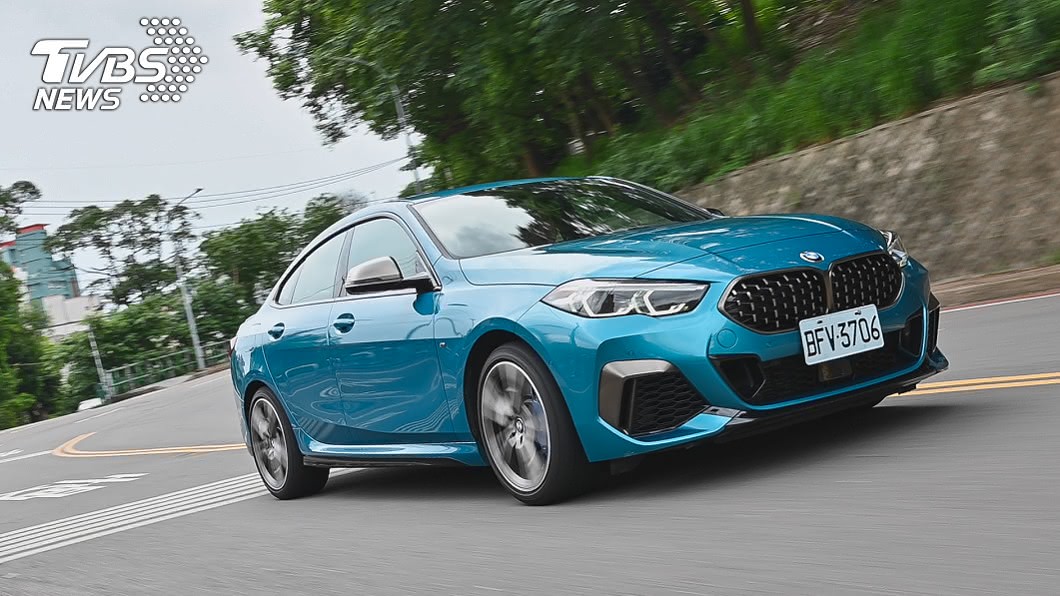 2 Series Gran Coupe車頭與8 Series Gran Coupe有幾分相似。