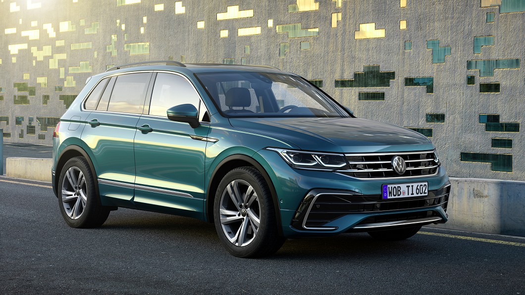 Tiguan R挾320匹馬力同步現身 小改Tiguan首演