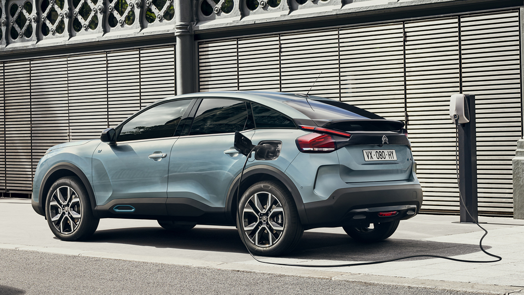 ë-C4採用的電動馬達可以輸出136hp的最大馬力。(圖片來源/ Citroën)