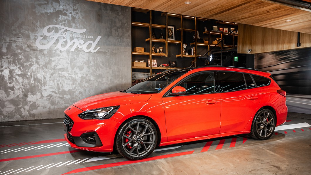 外觀方面Ford Focus ST Wagon具備優美修長的車身設計。(圖片來源/ Ford)