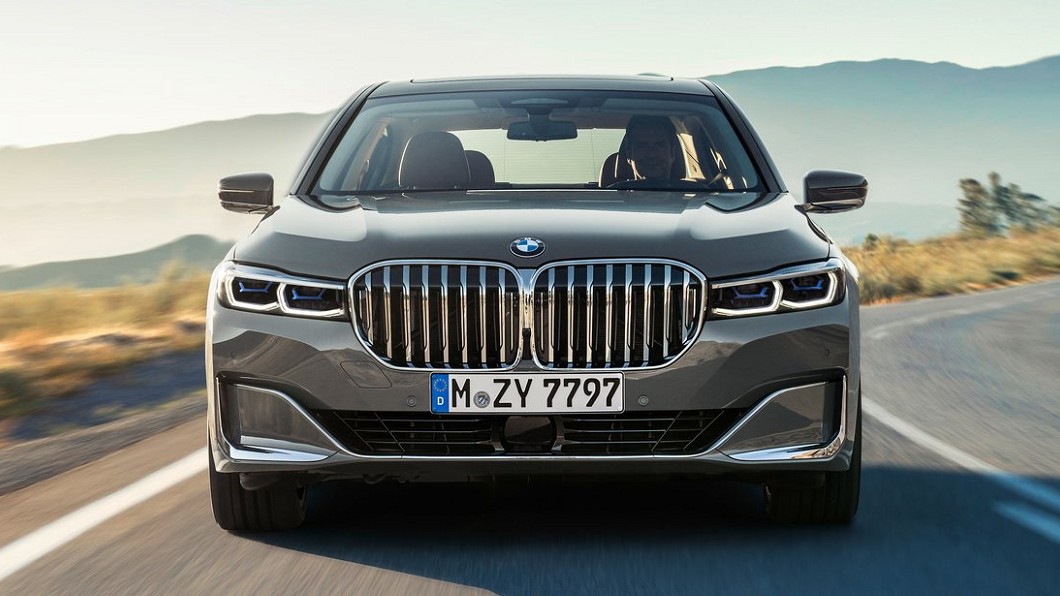 BMW 7系列雙腎型水箱護罩面積放大40%,同時導入主動進氣調節。(圖片來源/ BMW)