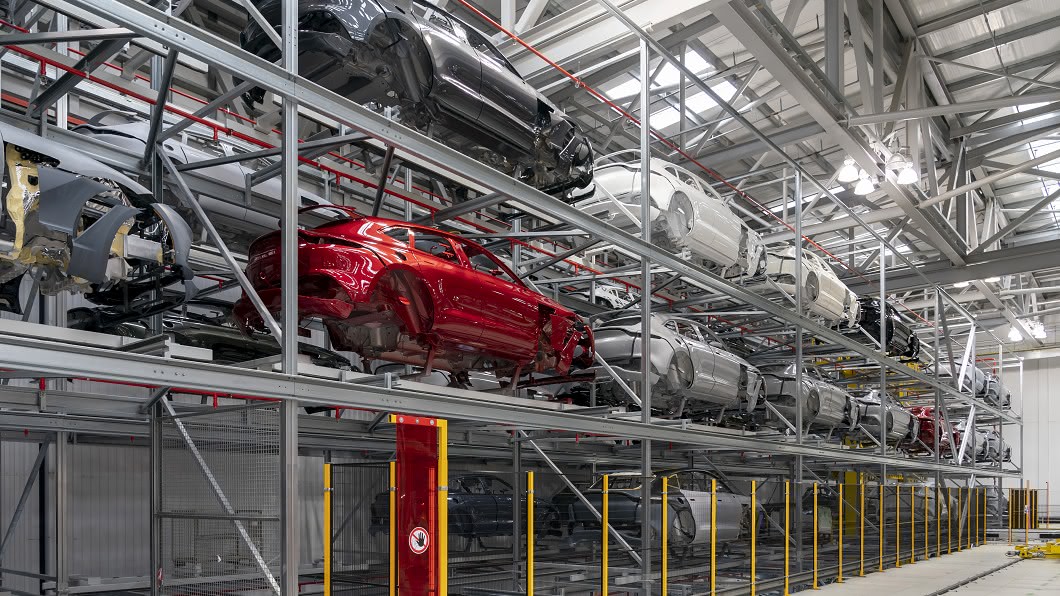 台灣市場DBX預計從2020年第四季開始交車。(圖片來源/ Aston Martin)