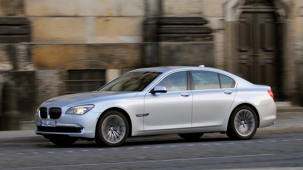 2009年BMW 730d車齡雖然已超過十年，但仍配置了不少豪華車配備。(圖片來源/ BMW)