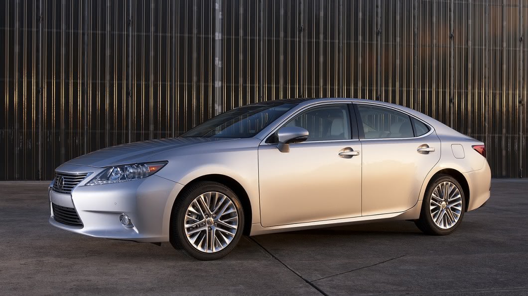 2013年Lexus ES 350旗艦款最大馬力來到277匹。(圖片來源/ Lexus)