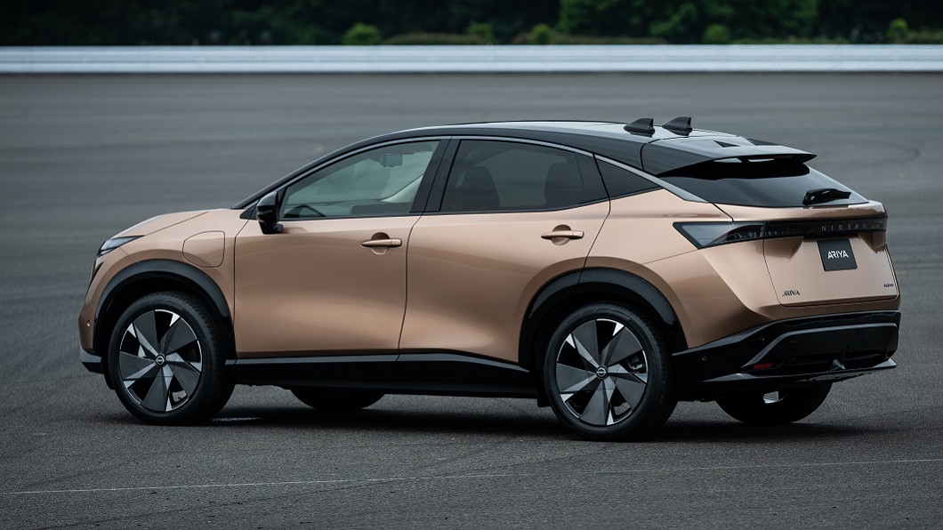 車體造型設計幾乎完整保留Ariya概念車外貌。(圖片來源/ Nissan)