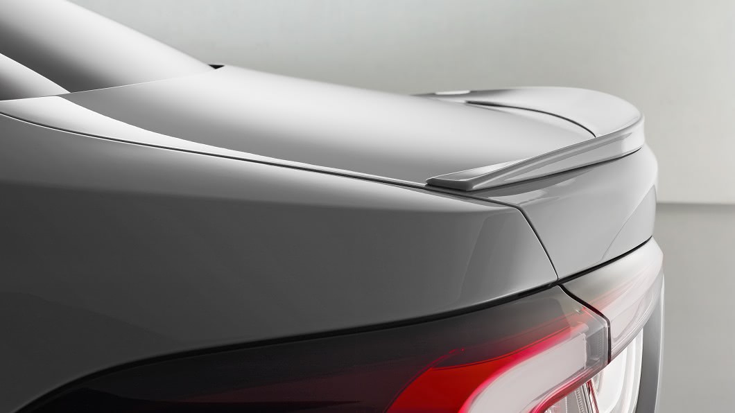 車尾植入鴨尾導流尾翼。(圖片來源/ Toyota)