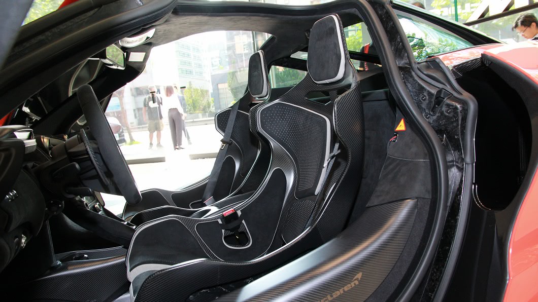 用上了源自F1賽車的碳纖維科技，結合空氣力學設計，讓765LT的推出打破既有的極限與想像。