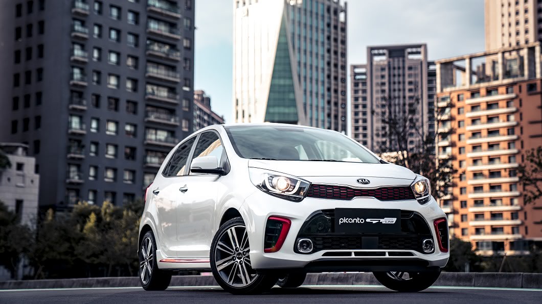 Kia總代理森那美起亞汽車於2014年進軍台灣市場以來，持續導入質量兼備的Kia新世代車款，銷售逐年穩定正成長，今年1月到6月，全車系更是創下銷售歷史新高，其中進口車型更相較去年同期成長20.3%。(