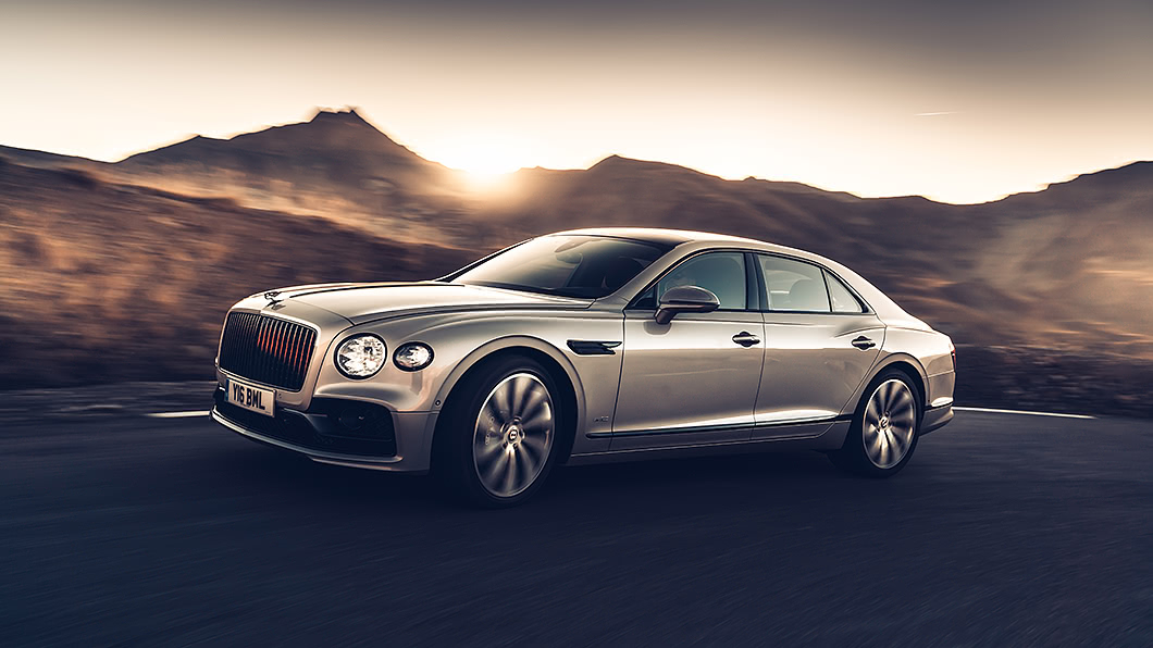 Flyung Spur為首款可選配3D原木飾板的車款。(圖片來源/ Bentley)