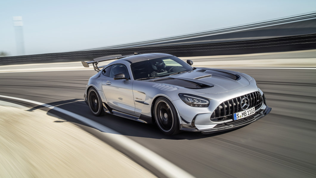 外型方面，承襲了AMG GT3和AMG GT4等賽車血統，可以看到大量誇張的空氣力學設計。(圖片來源/ M-Benz)