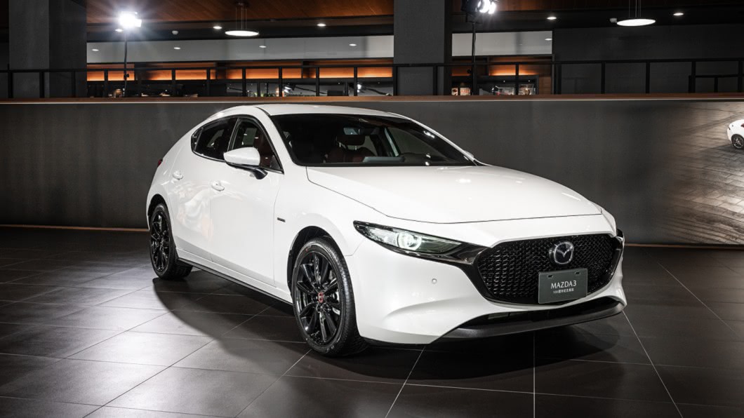 車身與內裝等多處細節也融入100週年紀念的設計元素。(圖片來源/ Mazda)