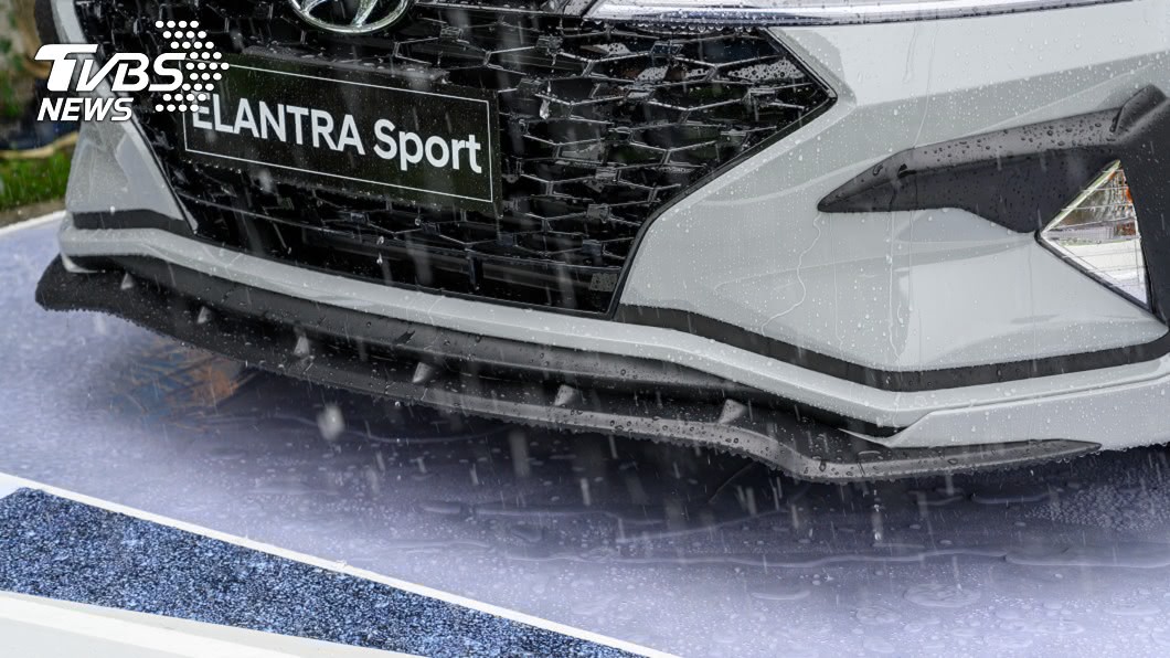 Elantra Sport Final Force終極版,承襲家族中轎跑車系的設計元素。