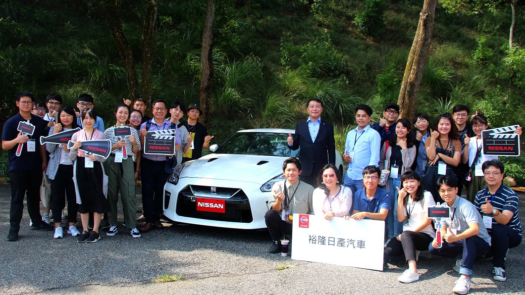 Nissan Leaf for Change決選團隊參訪裕隆日產三義總公司，試乘Nissan東瀛戰神GT-R，體驗影音專家Workshop拍攝實作。(圖片來源/ Nissan)