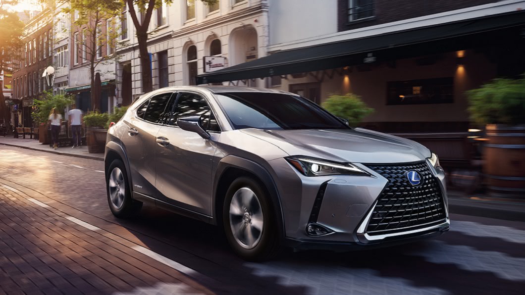 UX200與RAV4怎麼選? 同門休旅車相互較勁